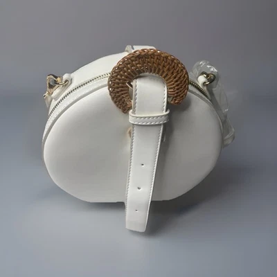 NUEVO Urban Expressions Mujer Bolso Cartera Francesca’s Blanco Mimbre Redondo Foto 1 de 4