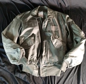 Giacca Bomber Vintage Flyers CWU-45/P Uomo Taglia Media 38-40 Verde Avirex LTD - Foto 1 di 23