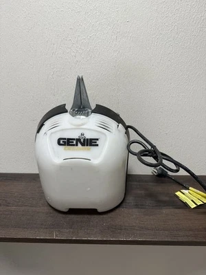 Genie GarageDoor Opener Intellicode Screw Drive Model H8000D Motor - Image 1 of 4