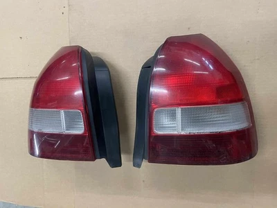 Juego de luces traseras Honda Civic 1999 2000 hatchback OEM blanco rojo usado OEM Foto 1 de 4
