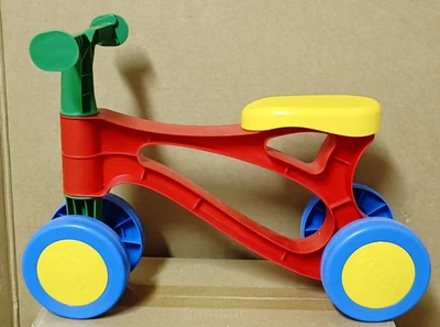 Lena Laufrad Schiebe-Rutscher Leichtgewicht 18M+ Farbe Rot & Rosa - Bild 1 von 4