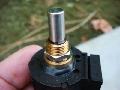 Lot (2) HP / Agilent HEDS-7500 Optical Rotary Encoders -- Old Stock Parts - Image 1 of 4