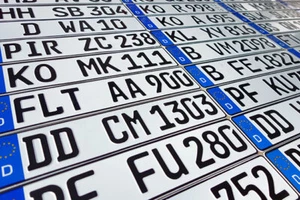 ORIGINAL DEUTSCHES KENNZEICHEN MINI HONDA BUICK RAM PONTIAC DODGE MITSUBISHI - - Bild 1 von 2