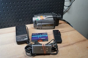 (B) Videocamera Sony Handycam CCD-TRV52 8mm Video8 con adattatore AC - Testata - Foto 1 di 11