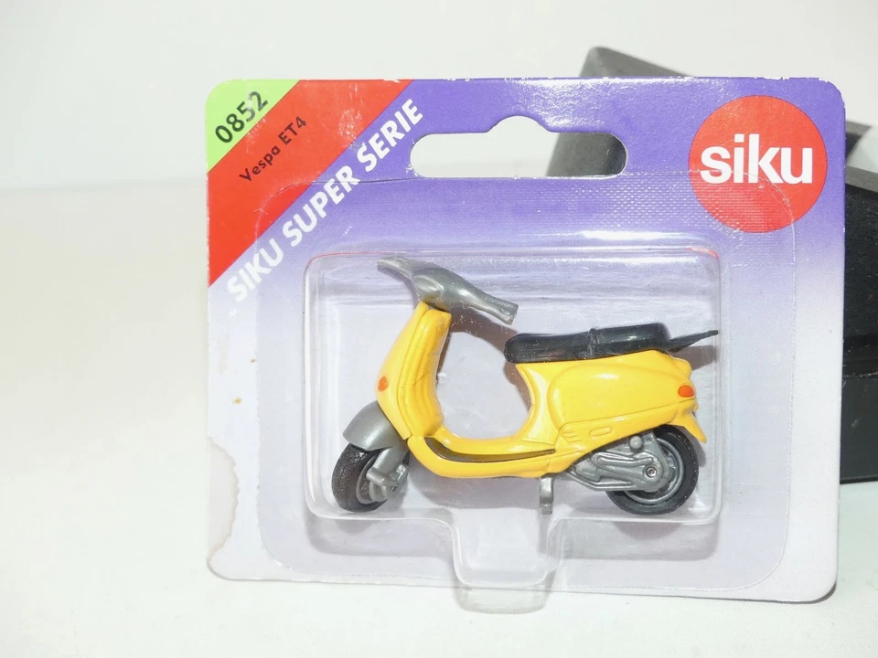 MOTO VESPA ET4 Jaune SIKU 0852 1:43 (peut être un peu plus grand) - Photo 1/1
