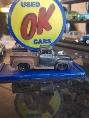 Camión Ford Hotwheels Custom 56 ruedas intercambiadas y sueltas Foto 1 de 4