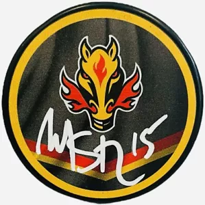 MARTIN ST. LOUIS SIGNED CALGARY FLAMES REVERSE RETRO PUCK +BECKETT WITNESS COA - Picture 1 of 2