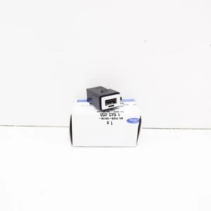 FORD MONDEO MK4 USB Port 1543450 8M2T-19A164-BA NEW GENUINE - Picture 1 of 10