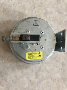 Pressure Switch HQ144593TR Honeywell - Picture 1 of 5
