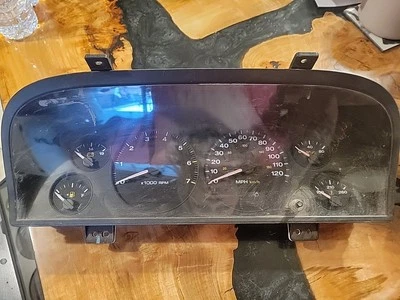 Cuadro de instrumentos Jeep Grand Cherokee Mopar 2000 56042902AD Foto 1 de 3