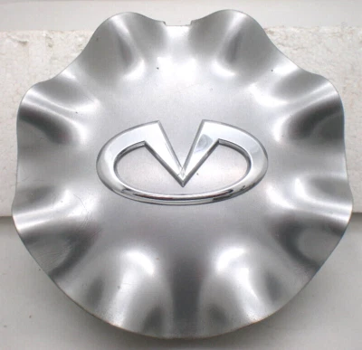 Infiniti FX 2006-2008/Q45 Hyper-Silver OEM tapa central P/N 40315 CW54A Foto 1 de 4