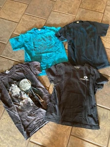 BOYS Y-L  AVEERAGE SHIRTS GUITARS/WOLF'S/MOSSY OAK  LOT   2084 - Picture 1 of 3