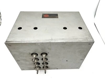 Vintage RCA Crystal Oscillator Model UL-4252A - Image 1 of 4