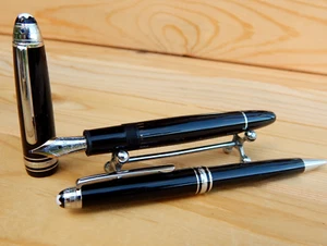 2er Set Montblanc Meisterstück Kugelschreiber Unicef 14K Gold Medium Feder + Kugelschreiber - Bild 1 von 20