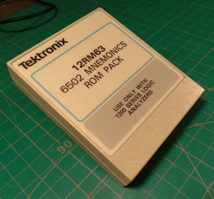 Tektronix 12RM63 6502 Mnemonics ROM Pack, per analizzatori logici Tek serie 1200 - Foto 1 di 4
