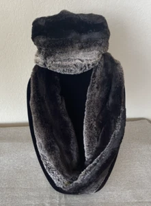Kunstfell Infinity Schal Silber Grau Kunst zum Tragen Unikat Kuschelig Glam Old Money - Bild 1 von 5