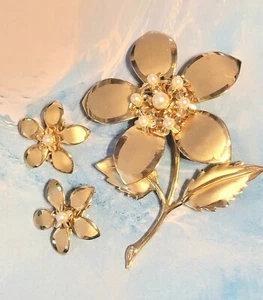 Vintage Shiny Gold-tone tone Faux Pearl Brooch & Earrings Jewelry Set js- - Picture 1 of 4