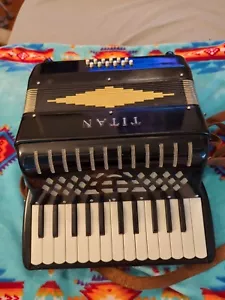 Titano Titan Accordion #35937 Made In Italy - Picture 1 of 10