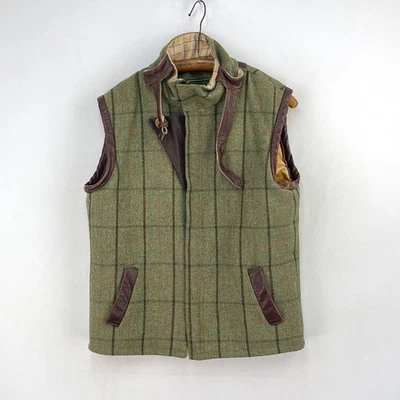 Chaleco de tweed Holland Cooper para hombre pequeño verde a cuadros ribete de cuero chaleco de campo Foto 1 de 4