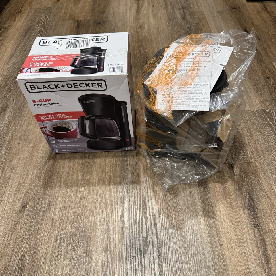 Cafetera BLACK DECKER 5 tazas negra DCM600B totalmente nueva olla electrodoméstico de cocina Foto 1 de 4