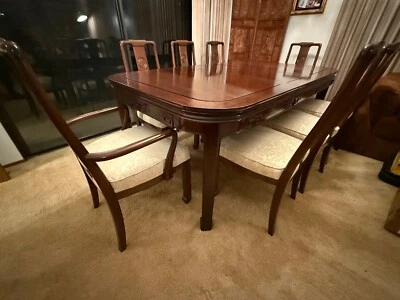 diningroom table + 8 chairs + 2 matching credenzas - Image 1 of 4