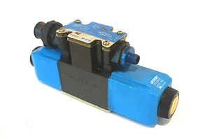 NEW EATON VICKERS DG4V-32A-M-S4-FPM4WL-HL-2-60-EN650 CONTROL VALVE - Picture 1 of 2
