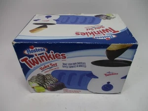 Hostess Twinkies Maker HOST-1CD Bake Set W/ Chocolate Melting Pot Silicone Pan - Picture 1 of 6