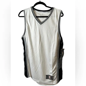 NWOT Fanatics NBA San Antonio Spurs White Basketball Jersey- Size M - Picture 1 of 8
