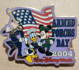Disney Pin Armed Forces Day 2004 WDW Goofy, Donald Duck & Mickey in Uniform LE - Picture 1 of 2