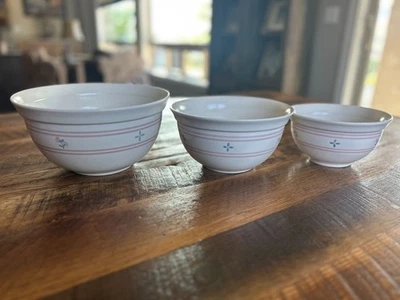 RARO Conjunto de 3 Tigelas de Aninhamento Pfaltzgraff Perennials Serendipity Aposentadas Casa de Campo - Imagem 1 de 4