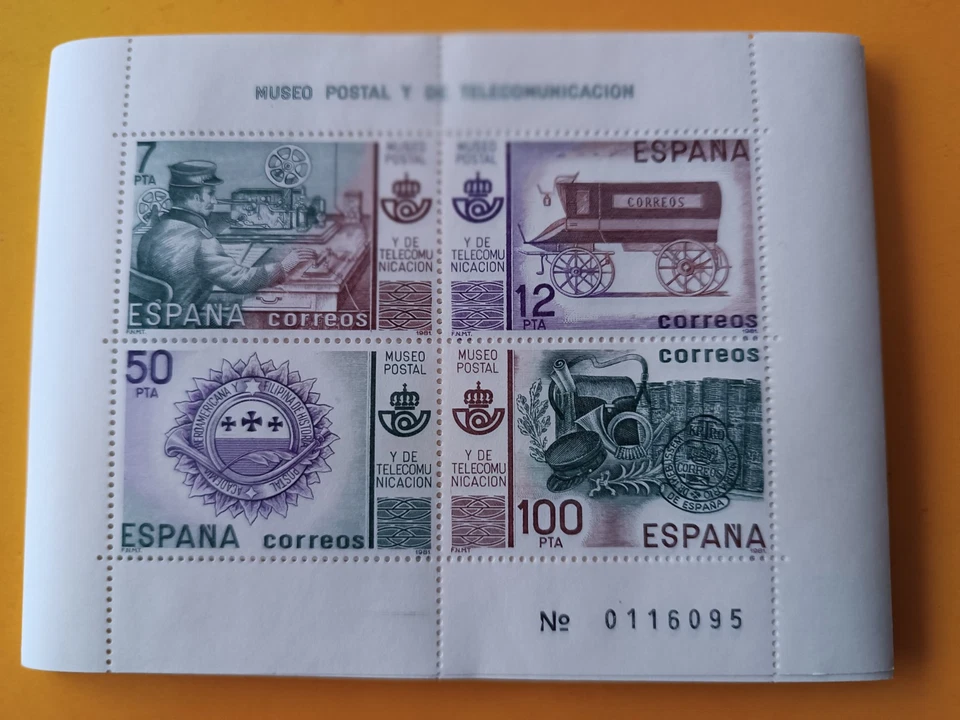 HOJA BLOQUE DE 4 SELLOS DE 7-12-50 Y 100 PTAS. AÑO 1981. EDIFIL 2637 - Imagen 1 de 1