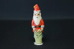 Vaillancourt Folk Art Santa VFA# 2001-46; Flat Santa with bear in Sack - Picture 1 of 5