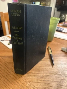 HARDCOVER BUCH 1979~GAD'S HALL~THE HAUNTING OF GAD'S HALL~NORAH LOFTS~VINTAGE - Bild 1 von 3