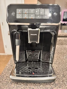 PHILIPS 3200 Series Fully Automatic Espresso Machine (EP3221/44) Excellent! - Picture 1 of 8