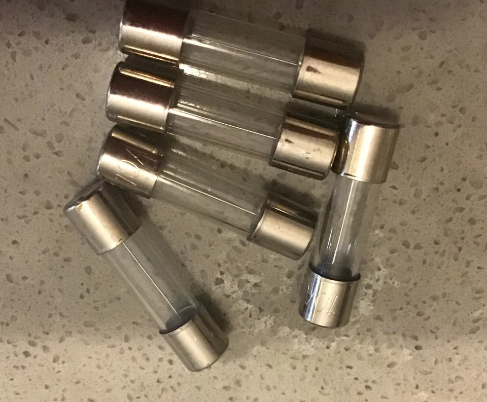 Fuse Glass 10 Amp 25mm Long per 5