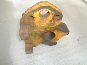 JOHN DEERE 1010 / 350 / 350B CRAWLER / DOZER. RIGHT SIDE CROSS BAR REAR BRACKET - Picture 1 of 7