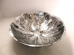 Tazón de hoja con forma de repollo de peltre de colección 11" de ancho tamaño de ensalada o porción - Imagen 1 de 7