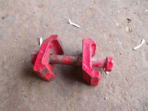 Farmall H Early SH tractor Orgnl IH 2 hebillas de buje trasero para llanta y perno con tuerca - Imagen 1 de 7