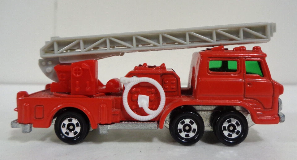 TOMICA NO. Vintage Camión con escalera de camión de bomberos Hino 29 Foto 1 de 4