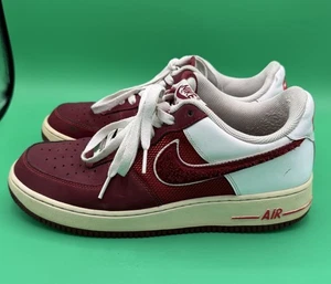 Nike Air Force 1 '82 Varsity Pack Hombres EE. UU. Talla 9 Hyper Team Rojo Blanco 488298-606 - Imagen 1 de 12