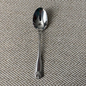 Cuchara sopera Oneida CLASSIC SHELL (ino inoxidable) lugar/ovalada 6 7/8" - Imagen 1 de 5