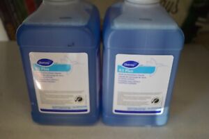 Lot of 2 Diversey 95722109 RoomCare R3 Plus 2.5 L Multi-surface & Glass Cleaner