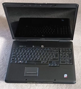 Dell Vostro 1700 17,3" Laptop PP22X - Picture 1 of 9