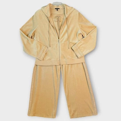 Conjunto de pantalones deportivos con capucha de felpa de terciopelo Daisy Fuentes pierna ancha para mujer 1X beige Foto 1 de 4