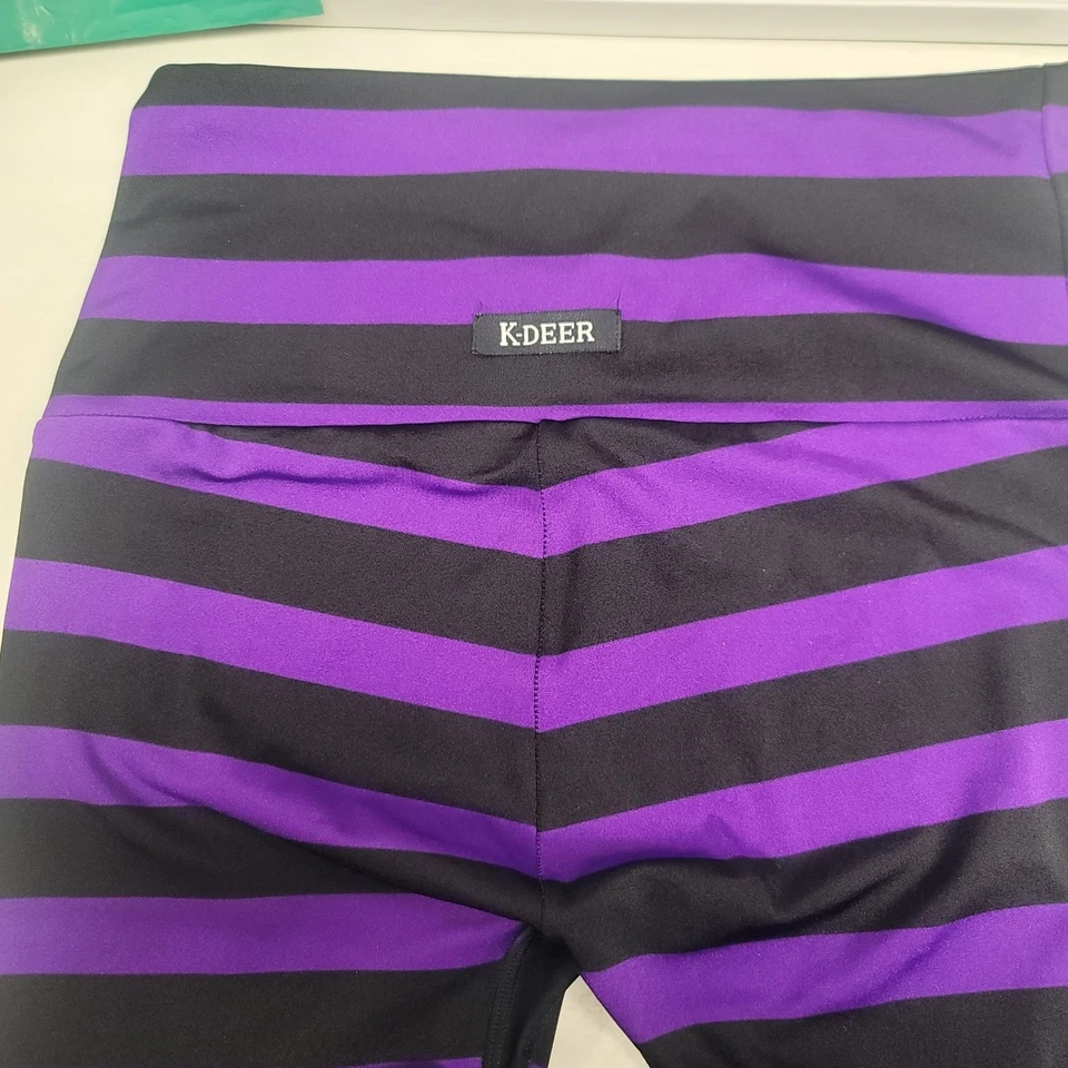 Leggings K DEER Mujer L Capri Púrpura Negro Rayas Hechos en EE. UU. Atlético Fitness Foto 1 de 3