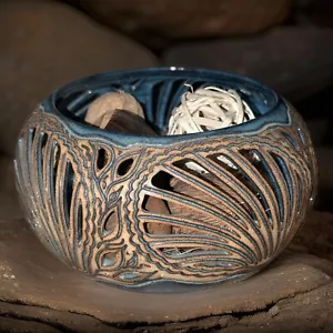 Große 5 5/8" Höhe x 8" Tiefe handgefertigte Cynthia Cummings Wald Gefäße Ozean Potter - Bild 1 von 6