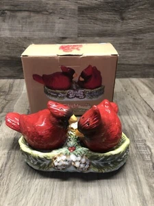Vintage Cardinal Salt & Pepper With Tray Christmas Tradition Unused - Picture 1 of 16