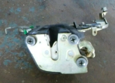 Suzuki Ignis 11/00-1/05 Left Rear Door Lock Mechanism - Image 1 of 2