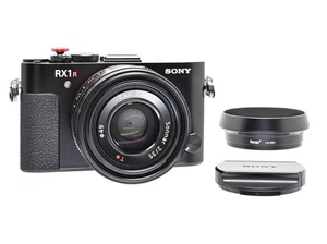 SONY RX1R II mit 35mm f/2.0 ZEISS SONNAR T* FESTBRENNWEITENOBJEKTIV - Bild 1 von 7