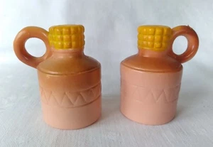 Vintage Kunststoff Mondschein Ton Krug Salz Pfefferstreuer Set Maiskolben Kunststoffstopfen - Bild 1 von 8